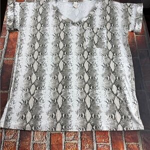 Flamingo Urban Boxy Gray Snakeskin T-Shirt